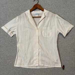Vintage Trends Women's Medium Short Sleeve Button Up White Blouse Floral Pocket